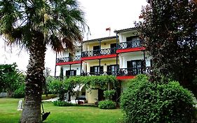 Apartments Karpetis A Green Paradise